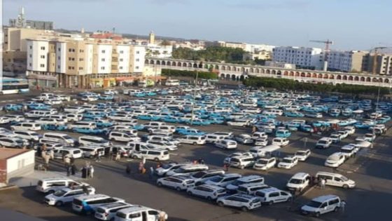 “فيدرالية النقابات الديمقراطية تستنكر تجاوزات سائقي سيارات الأجرة في أكادير!”