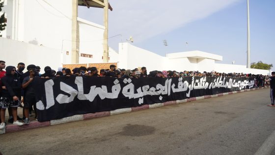 جماهير جمعية سلا تحتج وتطالب برحيل المكتب المسير وسط أزمة ثقة متفاقمة