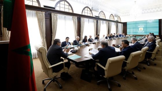 خالد السطي يسائل الحكومة عن توقف اجتماعات المجلس الحكومي منذ يوليوز