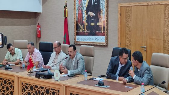 العرائش: مجلس الجماعة يعقد اجتماعا لاستكمال تهيئة الشرفة الأطلسية وإعادة هيكلتها