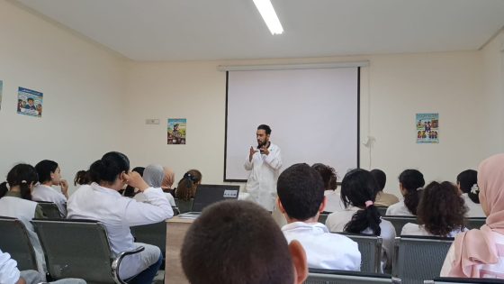 زيارة توعوية مميزة.. مؤسسة “منارة المحيط” بالعرائش تفتح أعين الأطفال على مخاطر الإدمان وسبل الوقاية