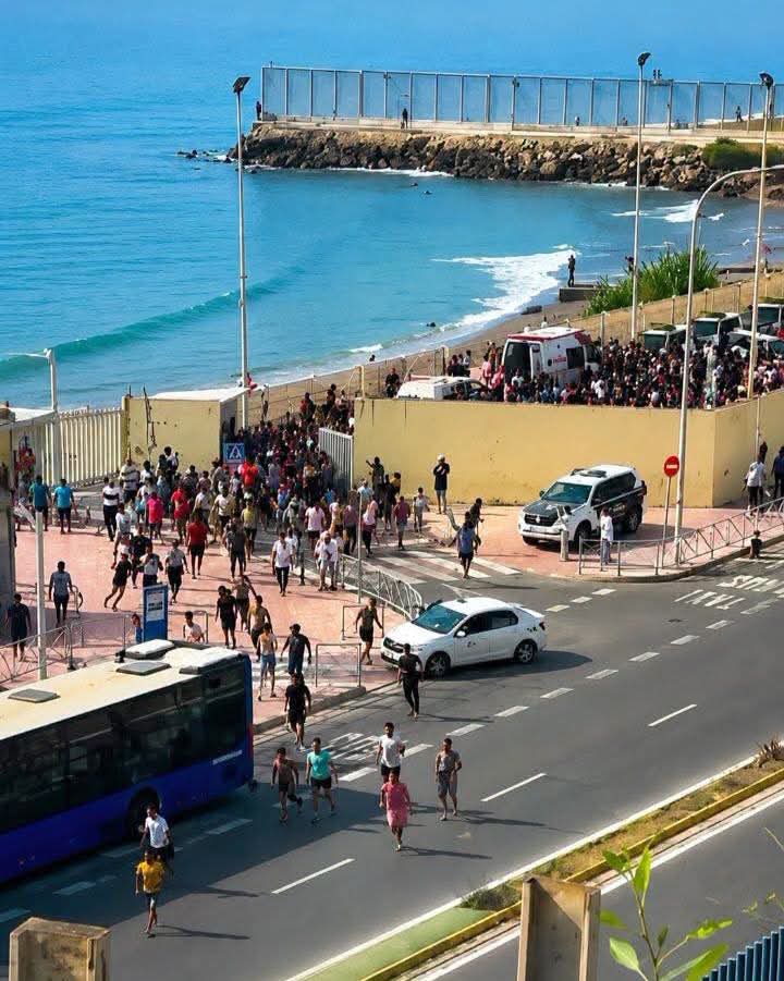 من يحرك قوارب الفوضى نحو سبتة؟.. أسئلة محرجة بعد تقارب مدريد والجزائر