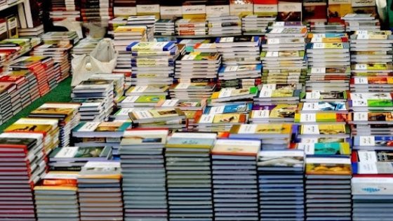 رابطة الكتبيين بالمغرب توضح موقفها من الجدل حول بيع الكتب والأدوات المدرسية